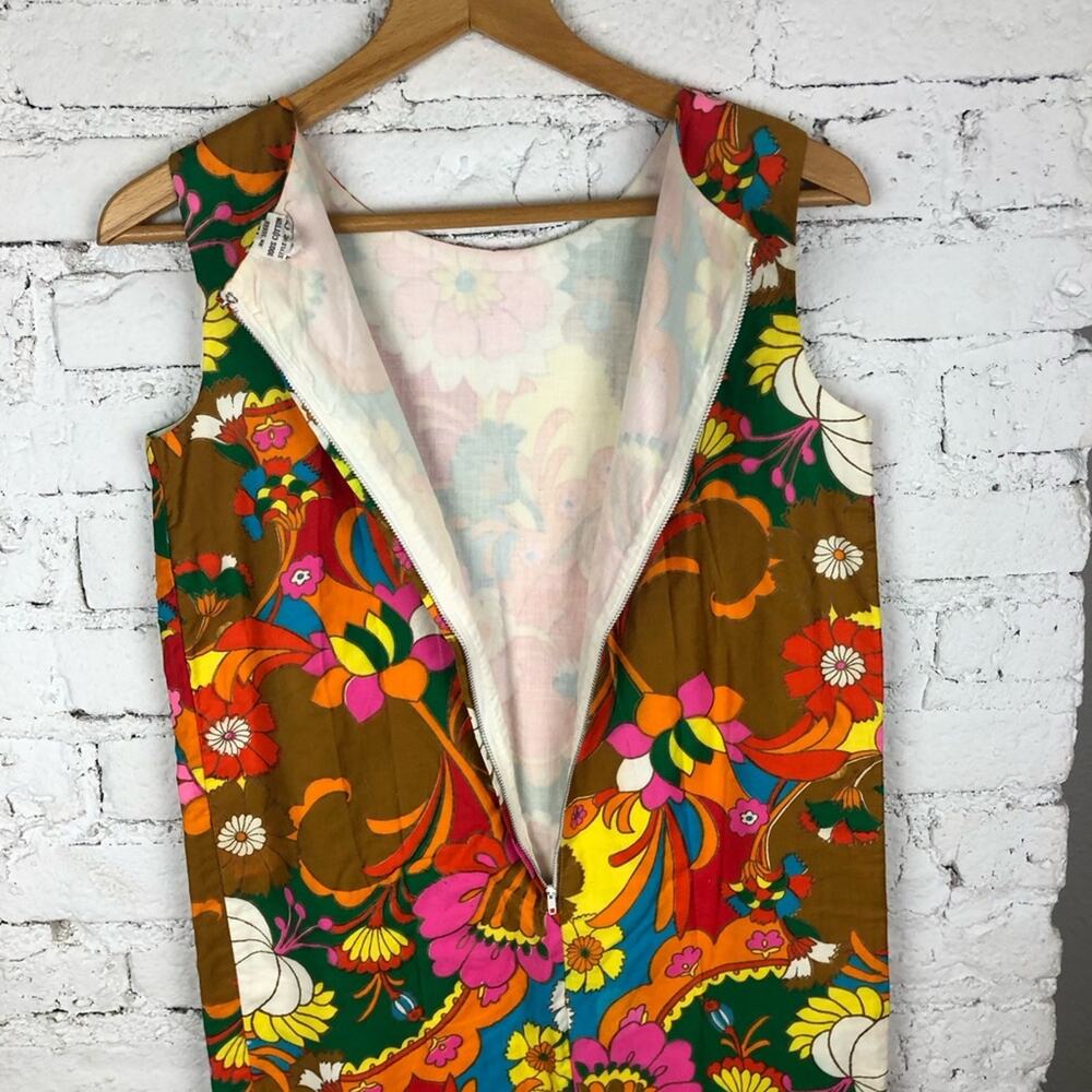 Vintage Floral Hawaiian Dress - Picture 6 of 11
